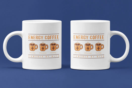 Energy Coffee – Keramiktasse (325 ml) – 325 ml Keramiktasse als Doppel-Mockup, hochwertiges Gaming- & Nerd-Design Produktfoto.