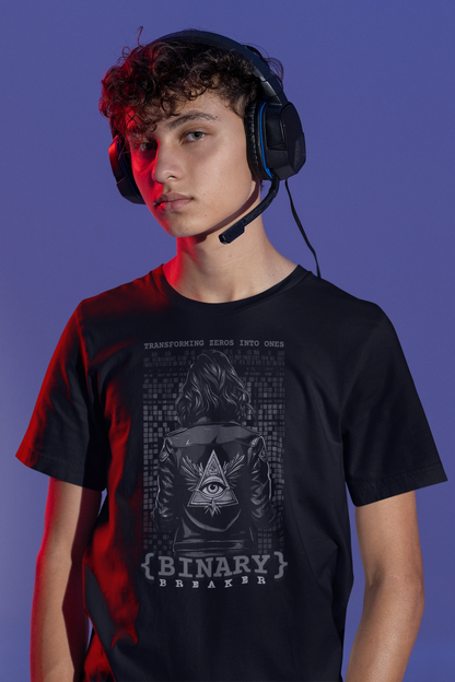 Binary Breaker | Hacker & Cyberpunk T-Shirt im Tech-Stil – schwarz T-Shirt als maennlich-Mockup, modernes Gaming-Design und hochwertiges Produktfoto.