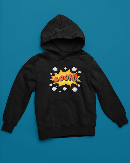 BOOM! – Pixel Explosion Hoodie – schwarz Hoodie als flatlay-Mockup, modernes Gaming-Design und hochwertiges Produktfoto.