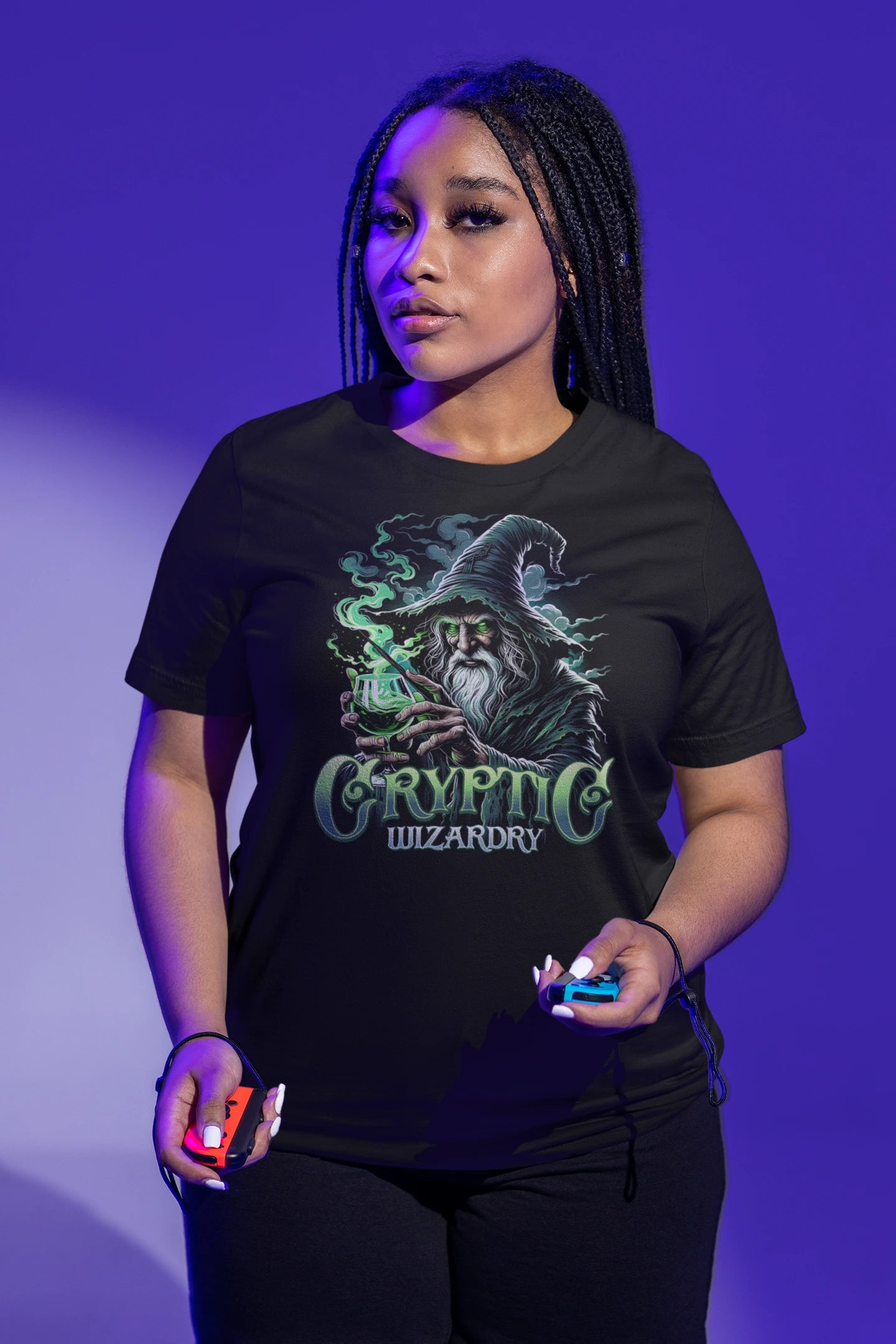 Cryptic Wizardry | Magier Fantasy T-Shirt für Gamer & Mystik-Fans – schwarz T-Shirt als weiblich-Mockup, modernes Gaming-Design und hochwertiges Produktfoto.