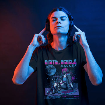 Cyberpunk Gamer Shirt - Digital Rebels in schwarz – Unisex Gaming T-Shirt im Nerd & Streetwear Style, getragen von männlichen Model