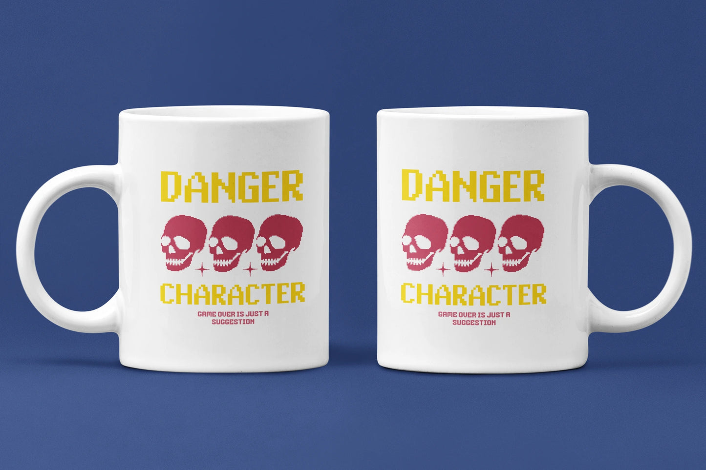 Danger Character – Keramiktasse (325 ml) – 325 ml Keramiktasse als Doppel-Mockup, hochwertiges Gaming- & Nerd-Design Produktfoto.
