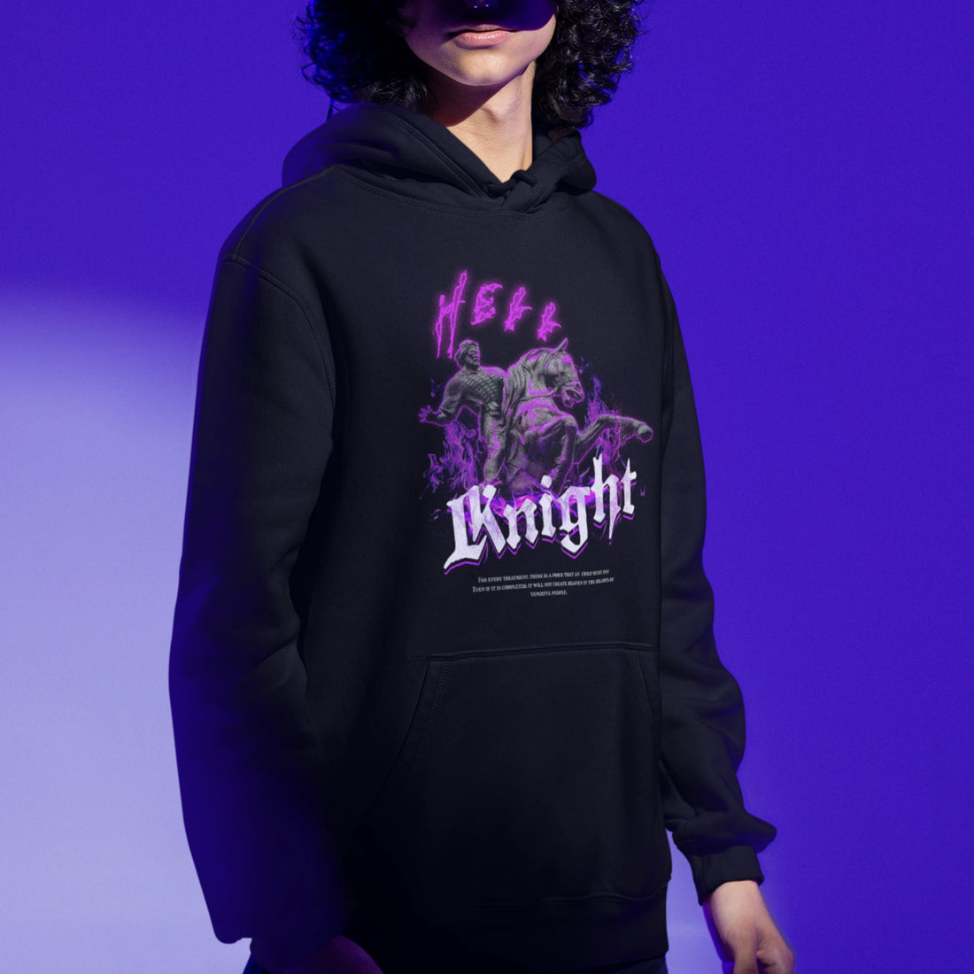 Dark Fantasy Hoodie - Hell Knight in schwarz – Unisex Gaming Hoodie im Nerd & Streetwear Style, getragen von männlichen Model