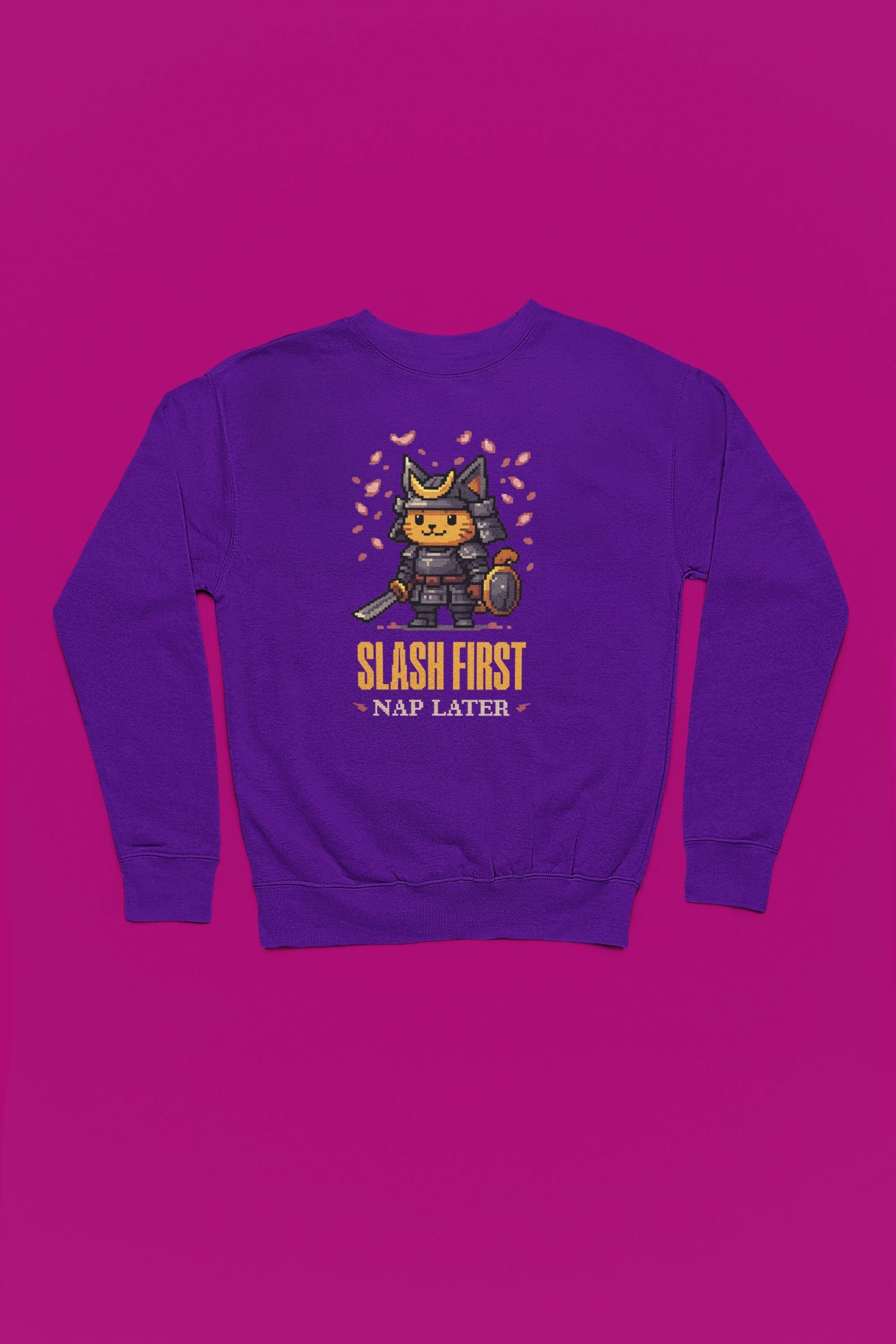 Destroy First, Nap Later – Samurai Cat Pixel Pullover – lila Pullover als Flatlay-Mockup, hochwertiges Nerd- & Gaming-Design Produktfoto.