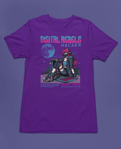 Digital Rebels – Hacker | Cyberpunk Anime T-Shirt für Gamer, Tech-Nerds & Streetwear-Fans – lila T-Shirt als flatlay-Mockup, modernes Gaming-Design und hochwertiges Produktfoto.