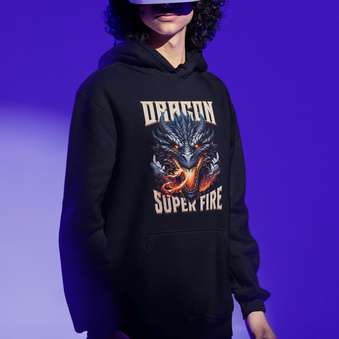 Drachen Hoodie - Dragon Super Fire in schwarz – Unisex Gaming Hoodie im Nerd & Streetwear Style, getragen von männlichen Model