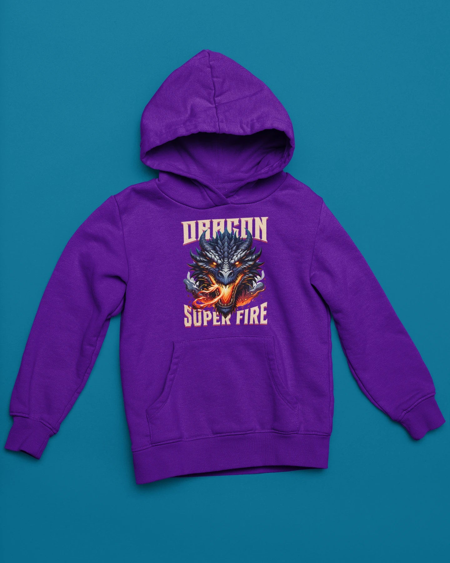 Dragon Super Fire | Epischer Feuerdrachen Hoodie – lila Hoodie als flatlay-Mockup, modernes Gaming-Design und hochwertiges Produktfoto.