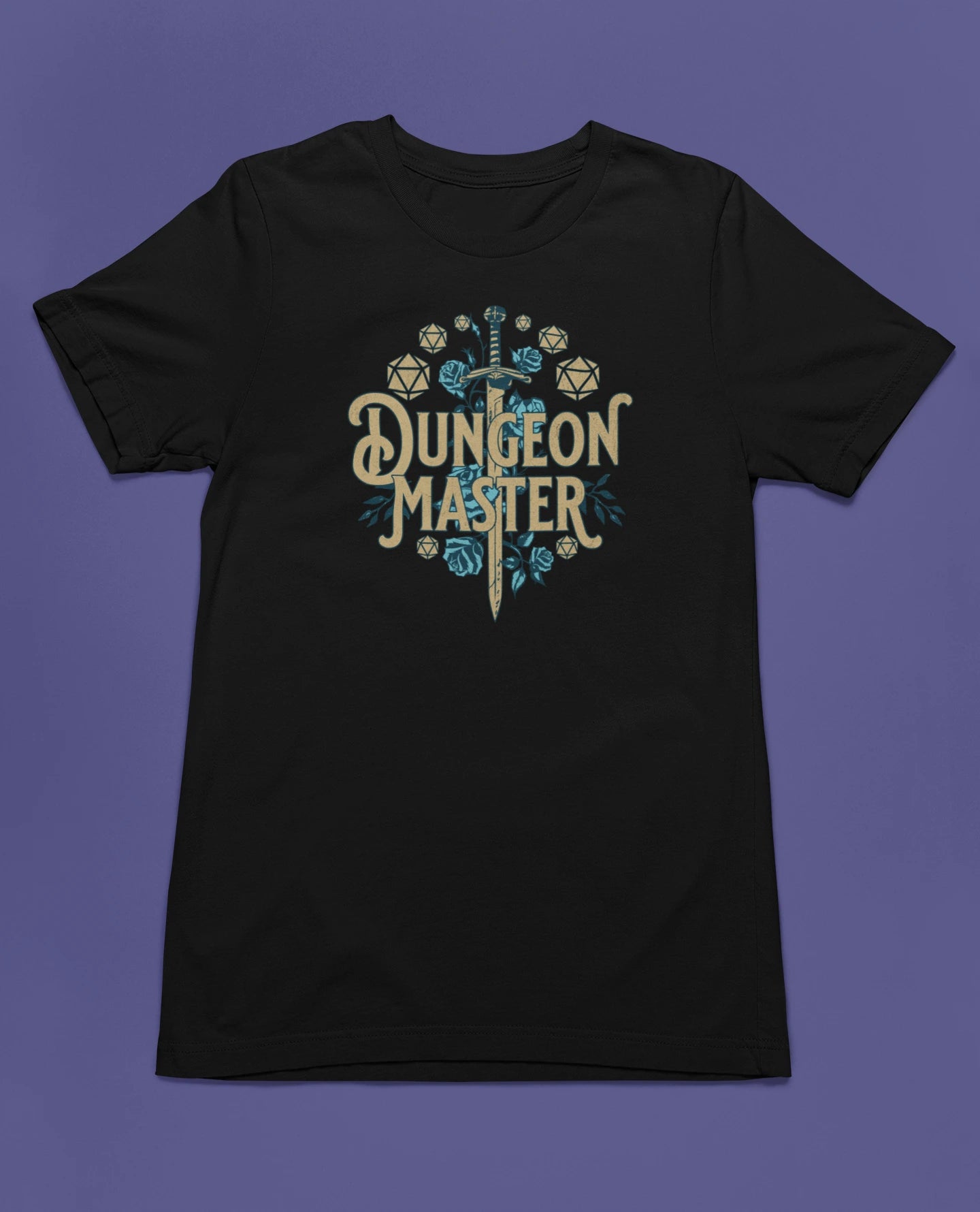 Dungeon Master | Fantasy & RPG T-Shirt für Spielleiter – schwarz T-Shirt als flatlay-Mockup, modernes Gaming-Design und hochwertiges Produktfoto.