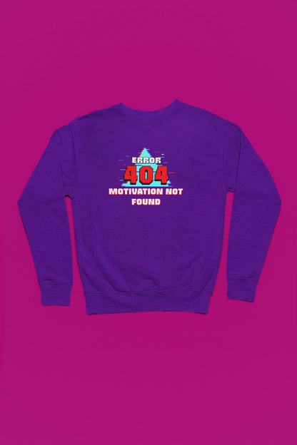 Error 404 – Motivation Not Found | Glitch Pixel Pullover – lila Pullover als Flatlay-Mockup, hochwertiges Nerd- & Gaming-Design Produktfoto.