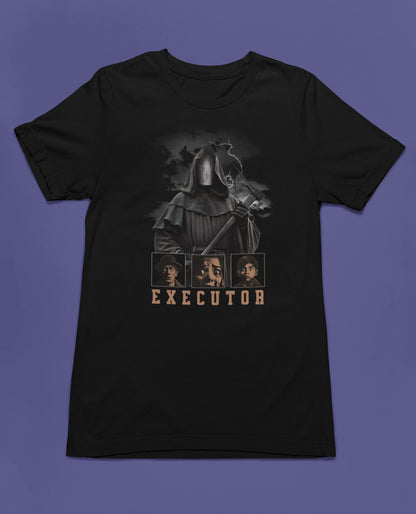 Executor | Dark Fantasy T-Shirt mit Reaper-Motiv – schwarz T-Shirt als flatlay-Mockup, modernes Gaming-Design und hochwertiges Produktfoto.