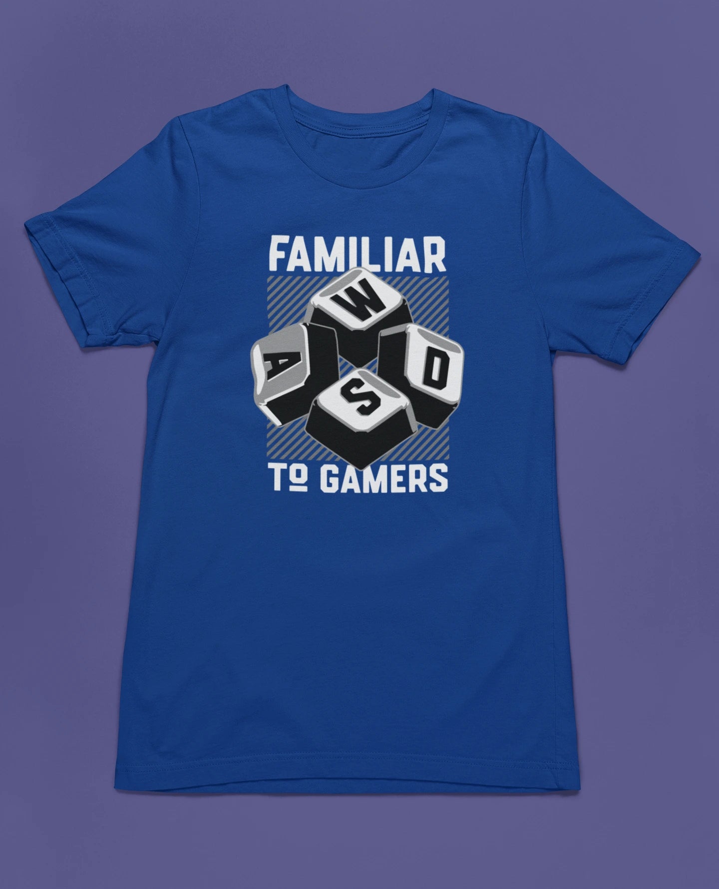 Familiar to Gamers | WASD T-Shirt für PC-Gamer – blau T-Shirt als flatlay-Mockup, modernes Gaming-Design und hochwertiges Produktfoto.