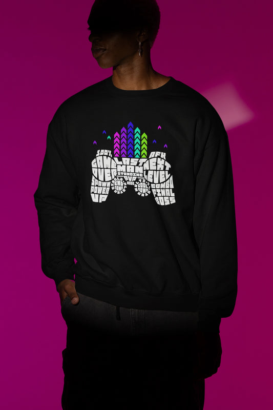 Game Controller Typography | Gamer Sprueche Pullover – schwarz Pullover als Maennliches Model-Mockup, hochwertiges Nerd- & Gaming-Design Produktfoto.