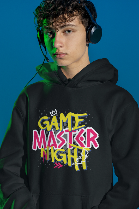 Game Master Night | Buntes Graffiti Gamer Hoodie – schwarz Hoodie als maennlich-Mockup, modernes Gaming-Design und hochwertiges Produktfoto.