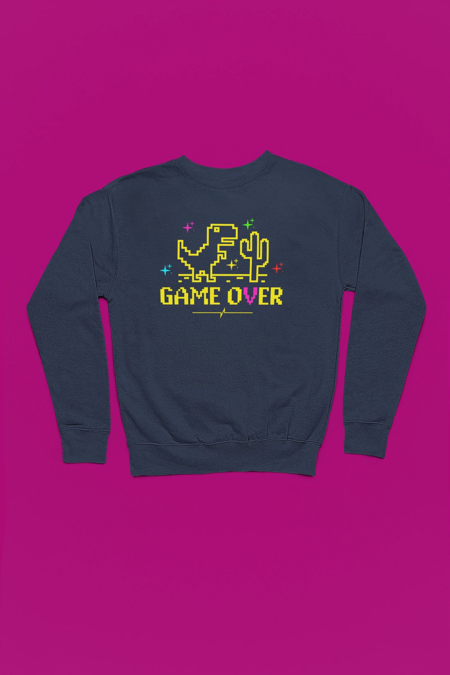 Game Over Dino | Pixel Retro Pullover – marine Pullover als Flatlay-Mockup, hochwertiges Nerd- & Gaming-Design Produktfoto.