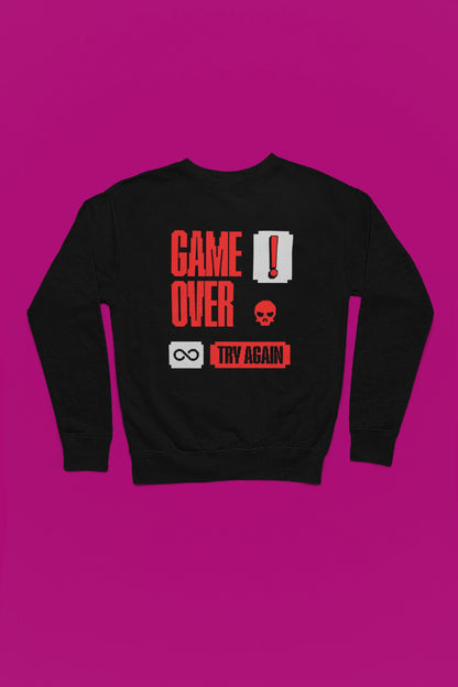 Game Over – Try Again | Retro Pixel Pullover – schwarz Pullover als Flatlay-Mockup, hochwertiges Nerd- & Gaming-Design Produktfoto.