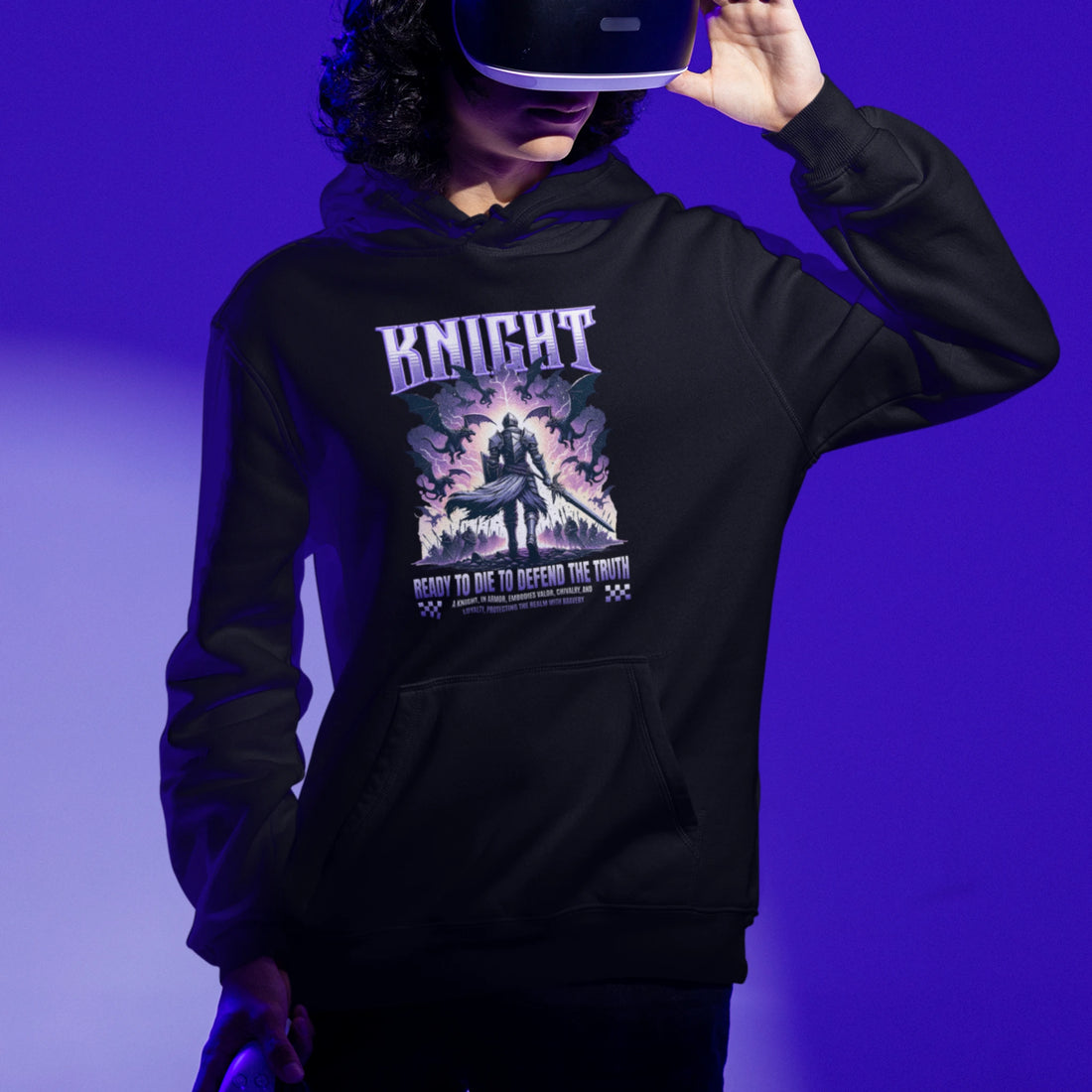 Gamer Hoodie - Knight in schwarz – Unisex Gaming Hoodie im Nerd & Streetwear Style, getragen von männlichen Model