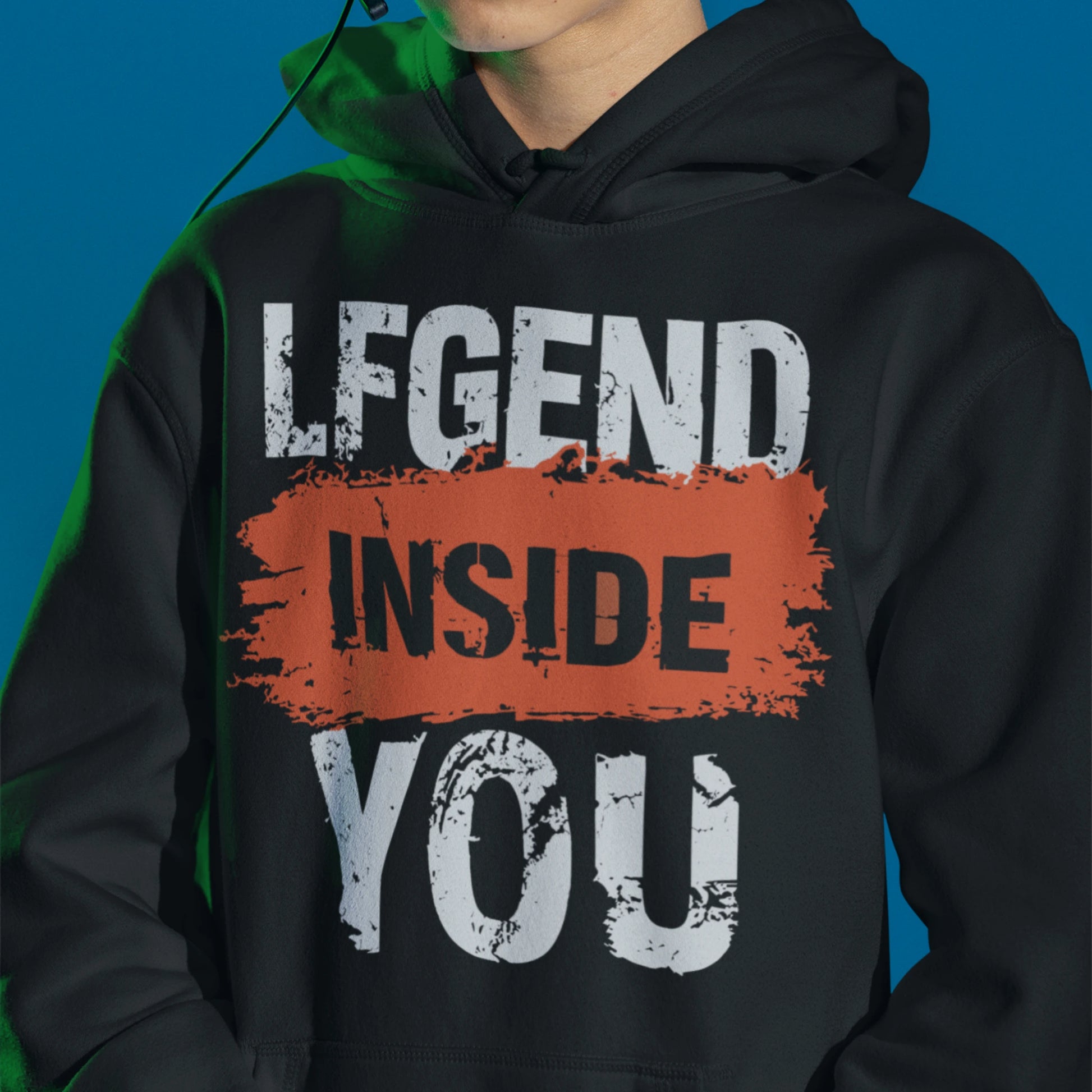 Gamer Hoodie - Legend Inside You schwarz – Gaming Hoodie getragen von maennlichem Model mit Legend Inside You Print