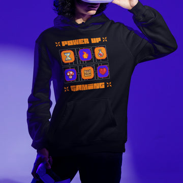 Gamer Hoodie - Power Up Gaming in schwarz – Unisex Gaming Hoodie im Nerd & Streetwear Style, getragen von männlichen Model