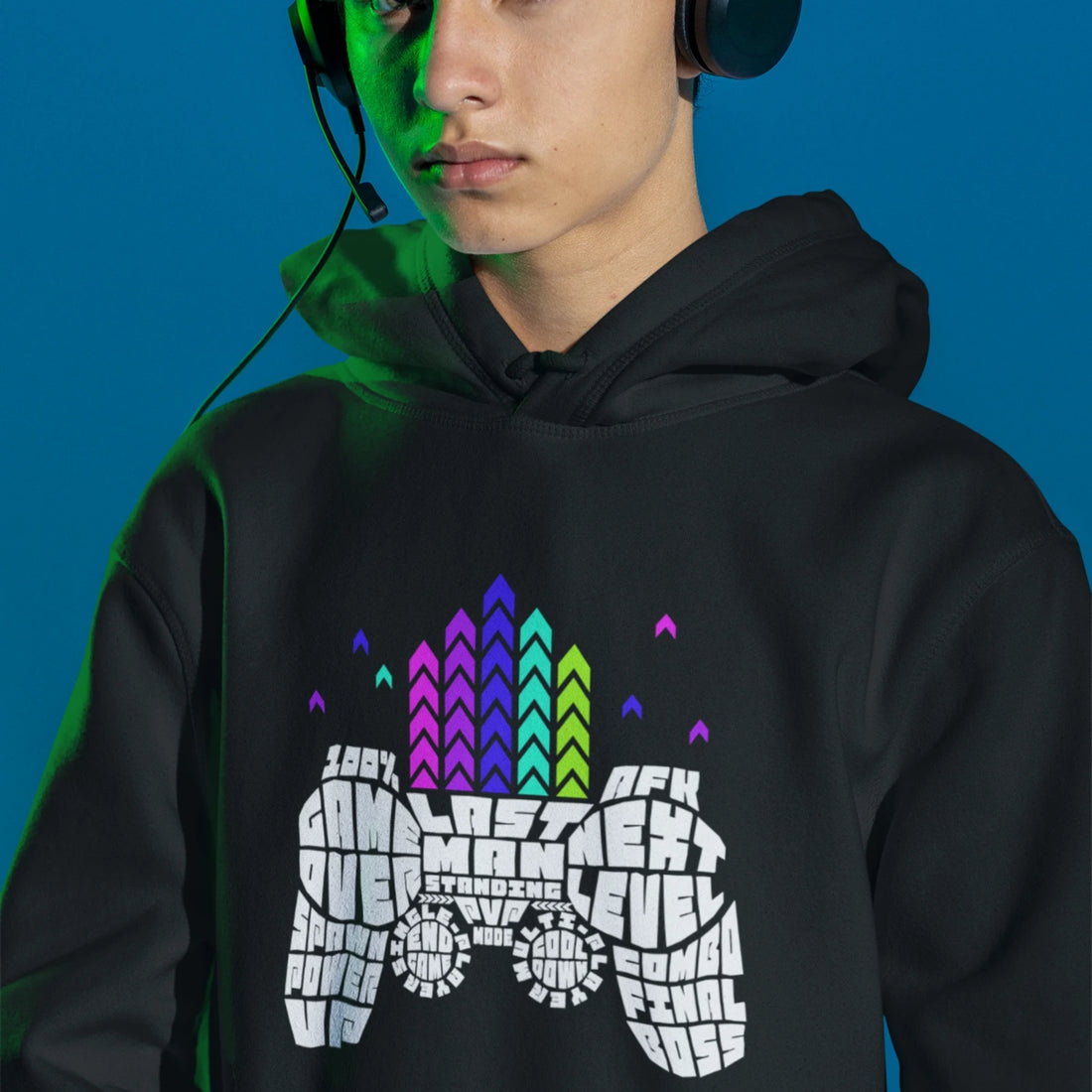 Schwarzer Gaming Hoodie mit Controller Word Art Typografie im bunten Gamer Design