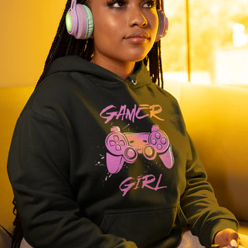 Gaming Hoodie - Gamer Girl schwarz – Gaming Hoodie getragen von weiblichem Model mit Gaming  Gamer Girl Print