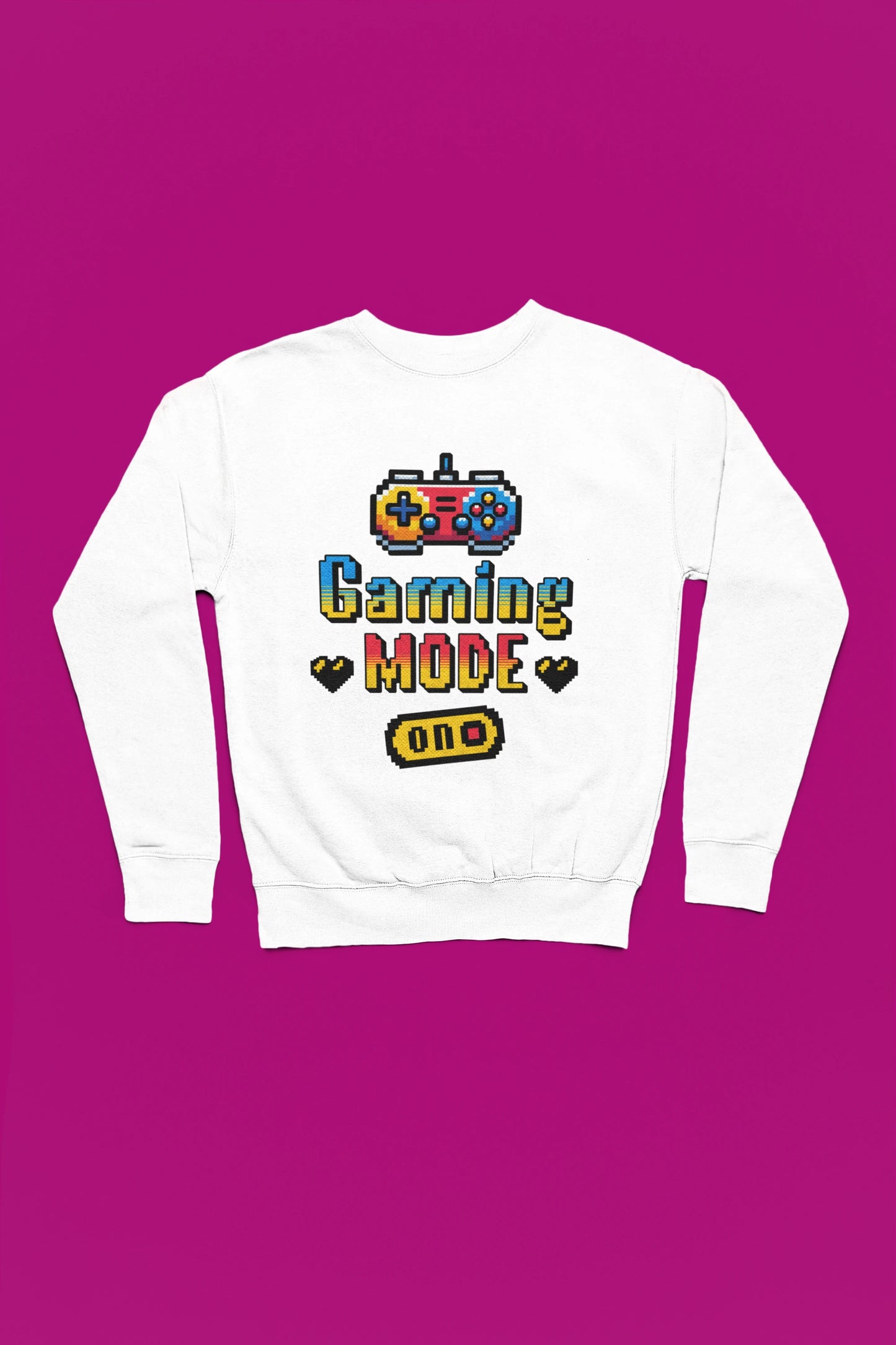 Gaming Mode ON | Pixel Gaming Pullover fuer Retro-Fans – weiss Pullover als Flatlay-Mockup, hochwertiges Nerd- & Gaming-Design Produktfoto.