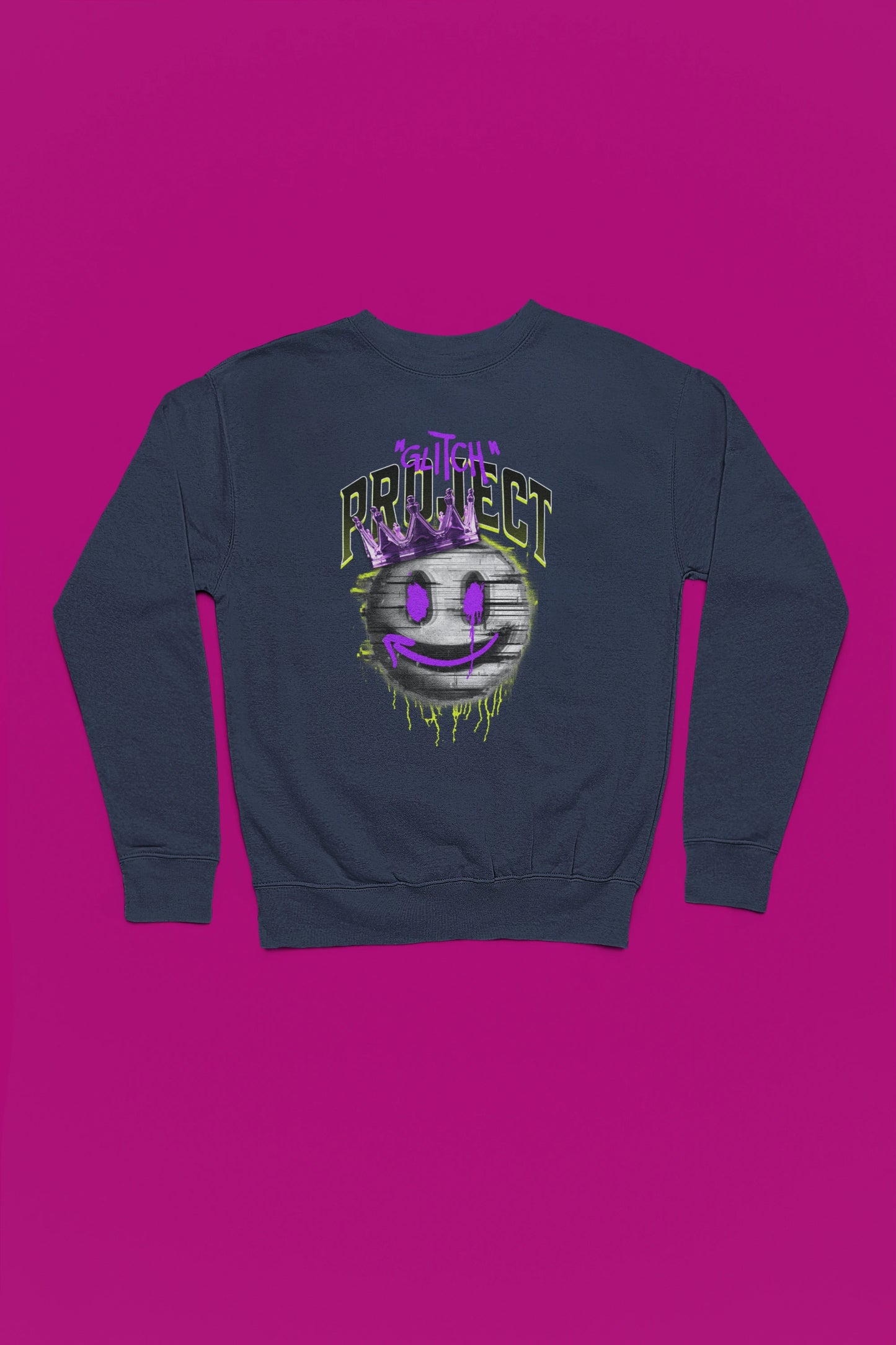 Glitch Project – Neon Crown Smiley Pullover – marine Pullover als Flatlay-Mockup, hochwertiges Nerd- & Gaming-Design Produktfoto.