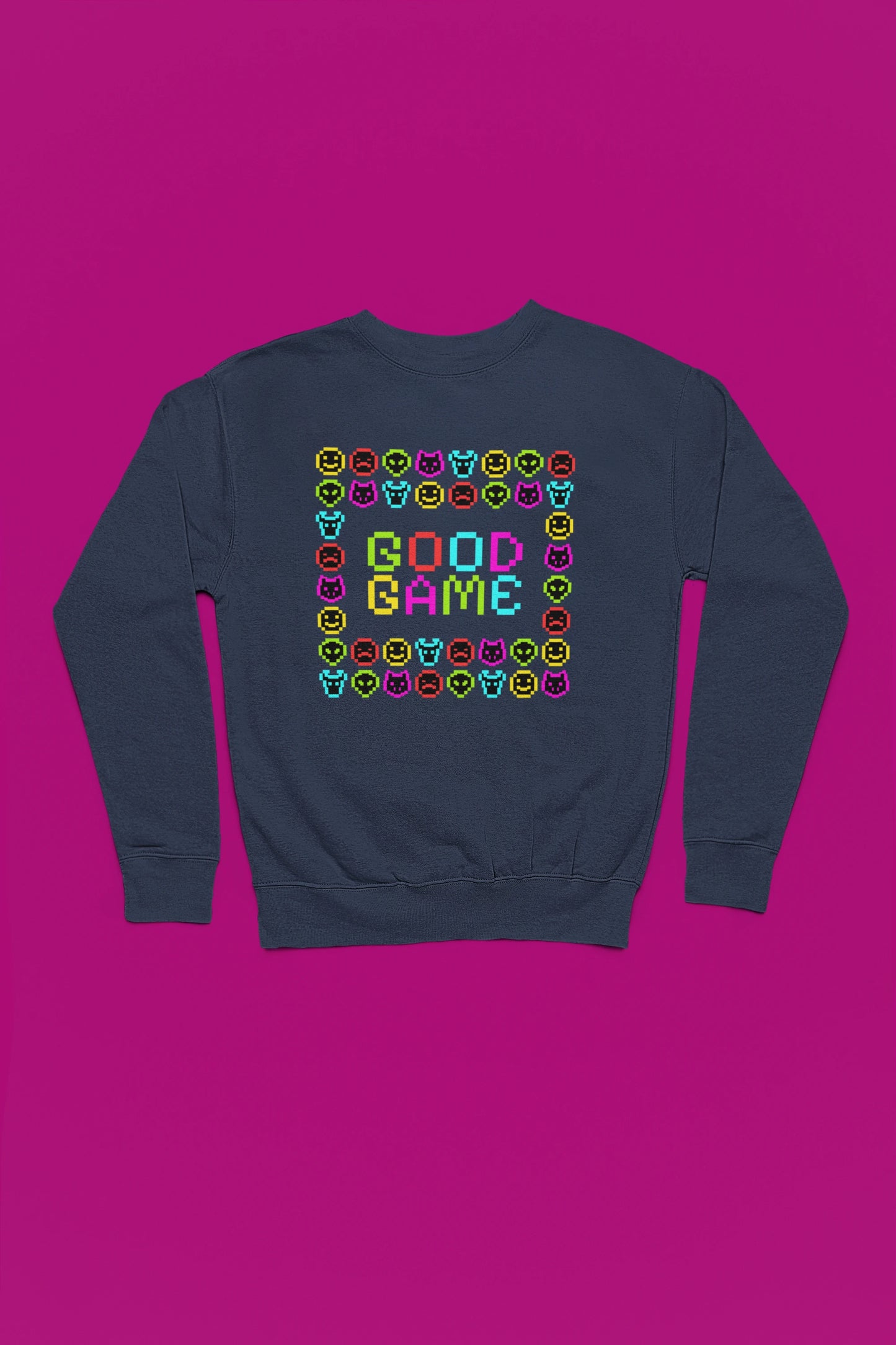 Good Game | Bunter Pixel-Pullover im Retro-Arcade-Style – marine Pullover als Flatlay-Mockup, hochwertiges Nerd- & Gaming-Design Produktfoto.