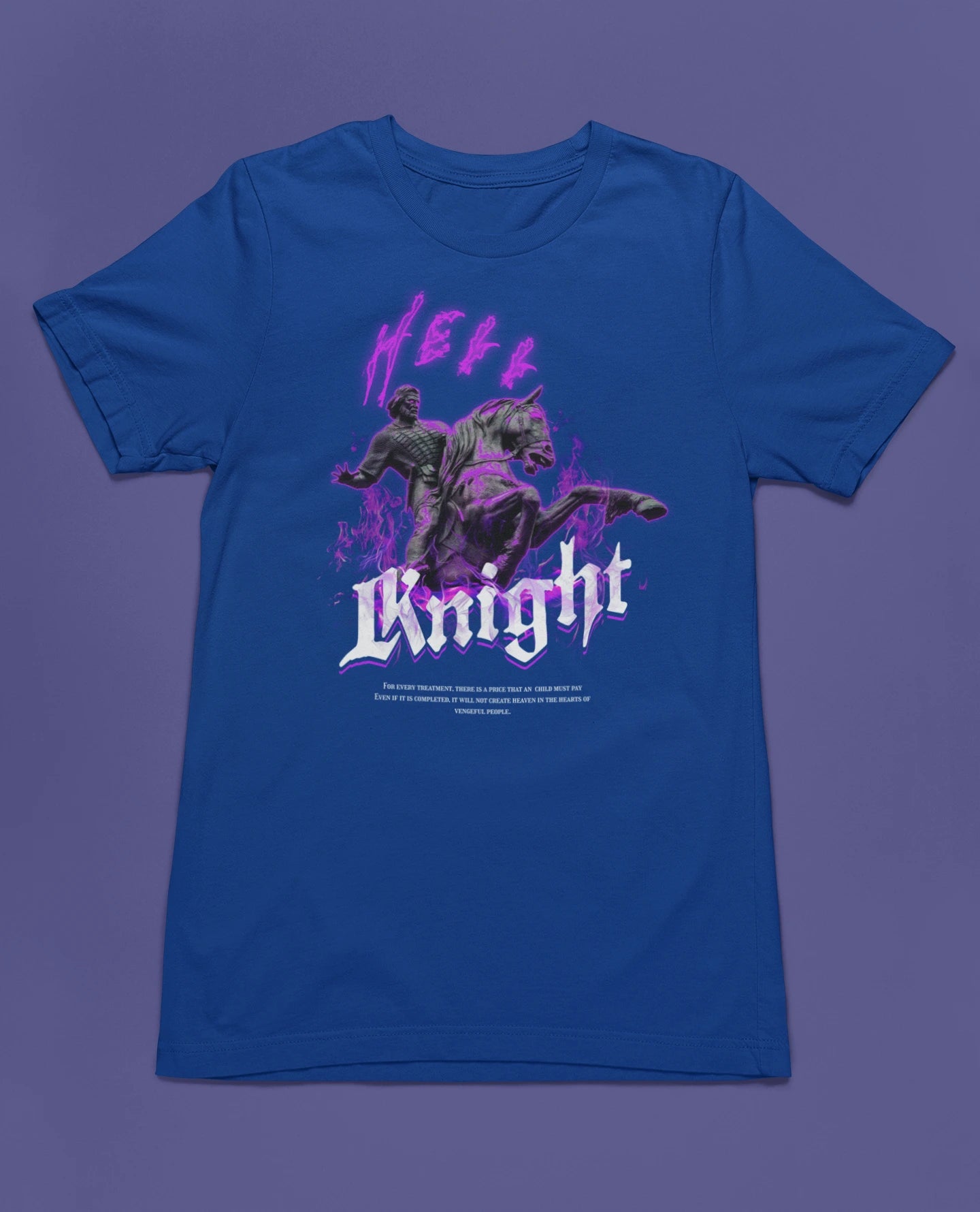 Hell Knight | Dunkles Fantasy-T-Shirt mit Neon-Flammen & Rittermotiv – blau T-Shirt als flatlay-Mockup, modernes Gaming-Design und hochwertiges Produktfoto.