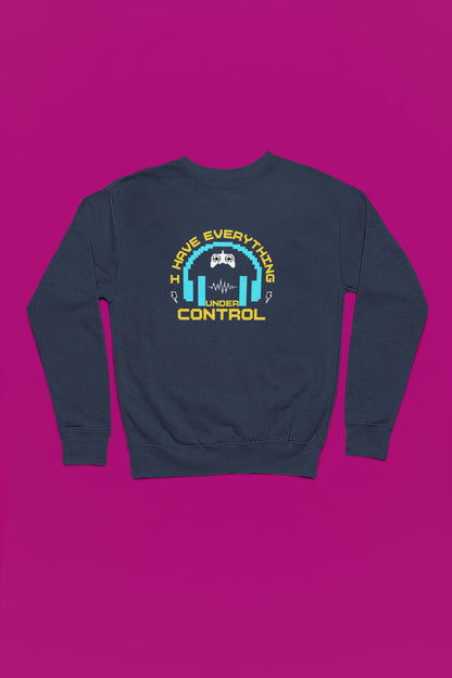 I Have Everything Under Control | Retro Gamer Pullover – marine Pullover als Flatlay-Mockup, hochwertiges Nerd- & Gaming-Design Produktfoto.