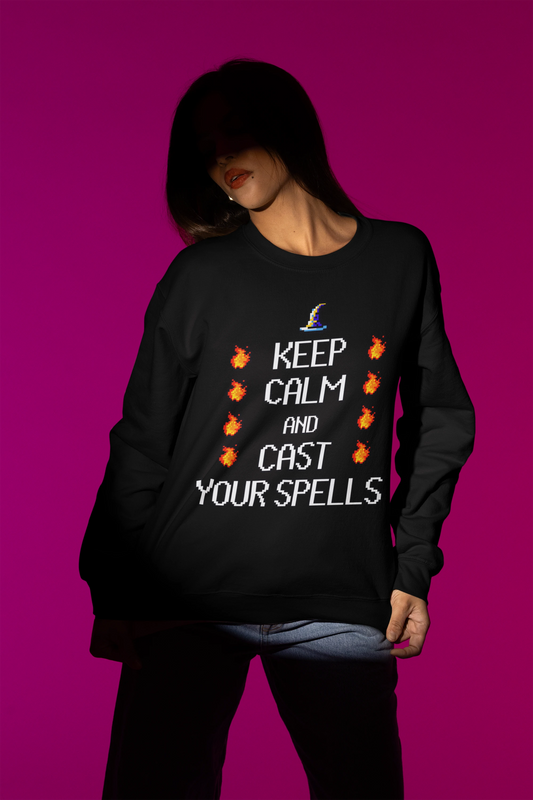Keep Calm & Cast Your Spells | Magischer Pixel-Pullover – schwarz Pullover als Weibliches Model-Mockup, hochwertiges Nerd- & Gaming-Design Produktfoto.