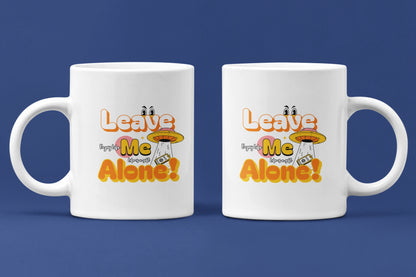 Leave Me Alone! – Keramiktasse (325 ml) – 325 ml Keramiktasse als Doppel-Mockup, hochwertiges Gaming- & Nerd-Design Produktfoto.