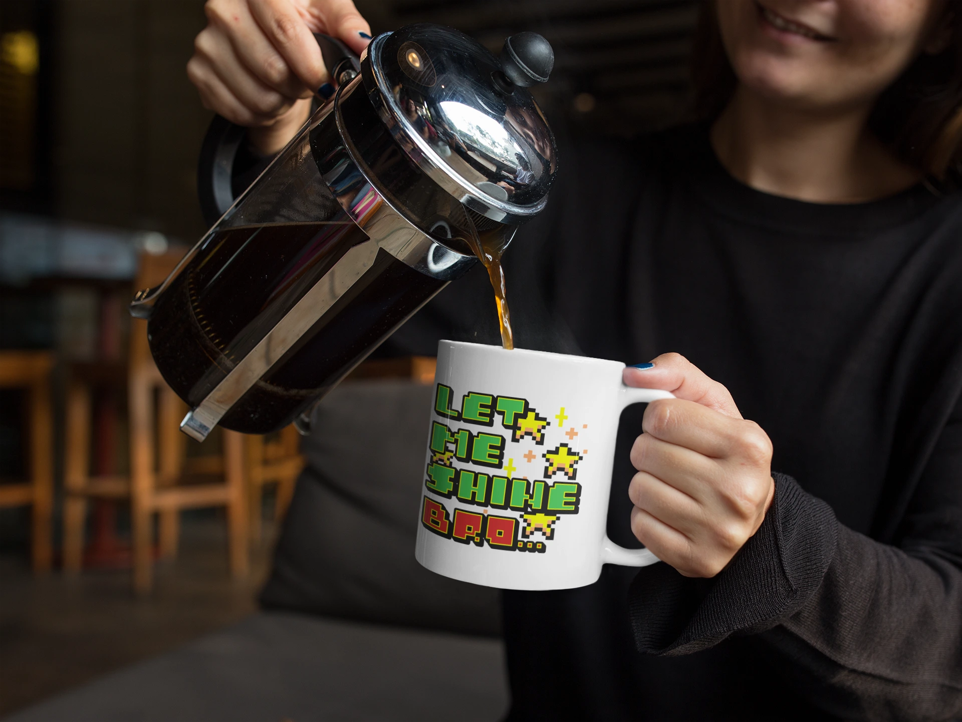 Let Me Shine Bro… – Keramiktasse (325 ml) – 325 ml Keramiktasse als Lifestyle Kaffeemoment Mockup, hochwertiges Gaming- & Nerd-Design Produktfoto.