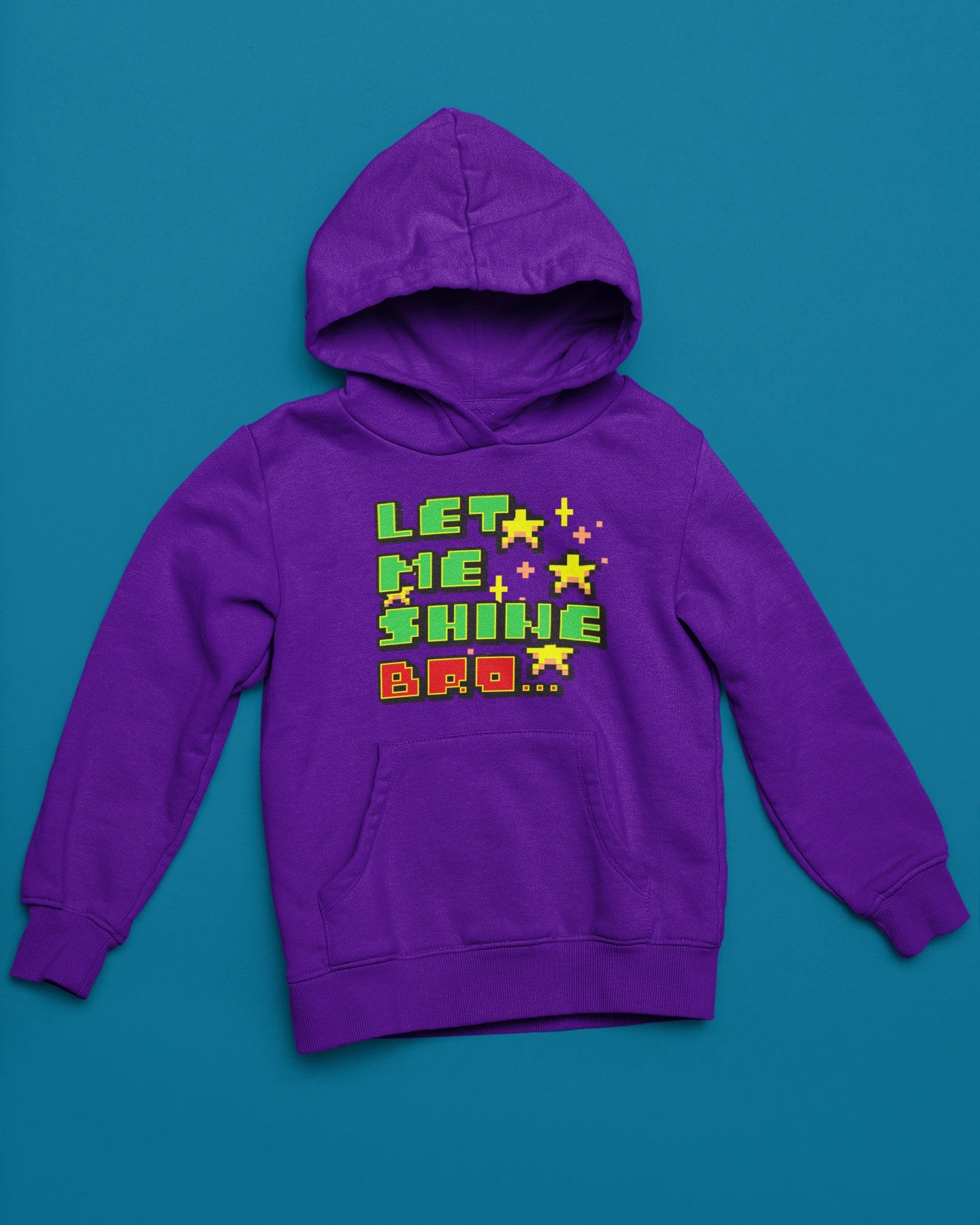 Let Me Shine Bro… | Pixel Hoodie im Retro-Arcade Style – lila Hoodie als flatlay-Mockup, modernes Gaming-Design und hochwertiges Produktfoto.