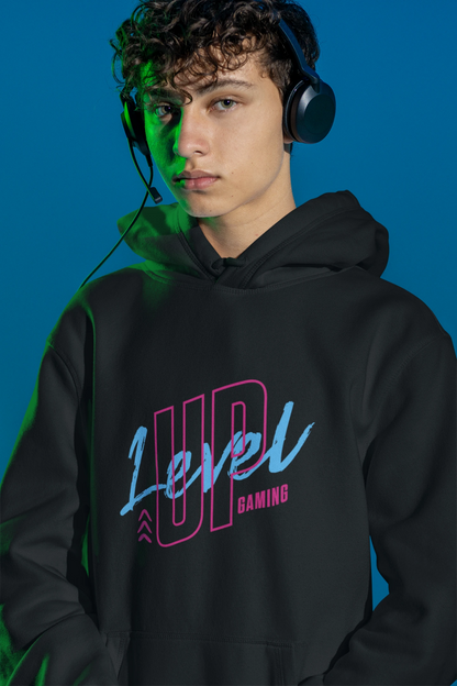 Level Up Gaming | Neon-Hoodie im modernen Retro-Style – schwarz Hoodie als maennlich-Mockup, modernes Gaming-Design und hochwertiges Produktfoto.