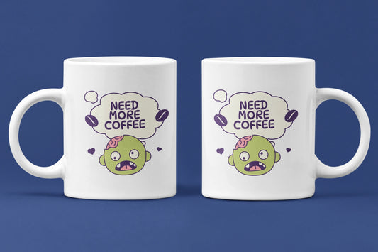 Need More Coffee – Keramiktasse (325 ml) – 325 ml Keramiktasse als Doppel-Mockup, hochwertiges Gaming- & Nerd-Design Produktfoto.