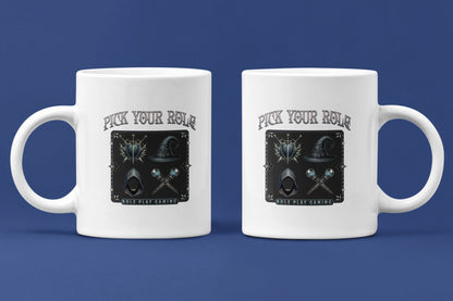 Pick Your Role – Keramiktasse (325 ml) – 325 ml Keramiktasse als Doppel-Mockup, hochwertiges Gaming- & Nerd-Design Produktfoto.