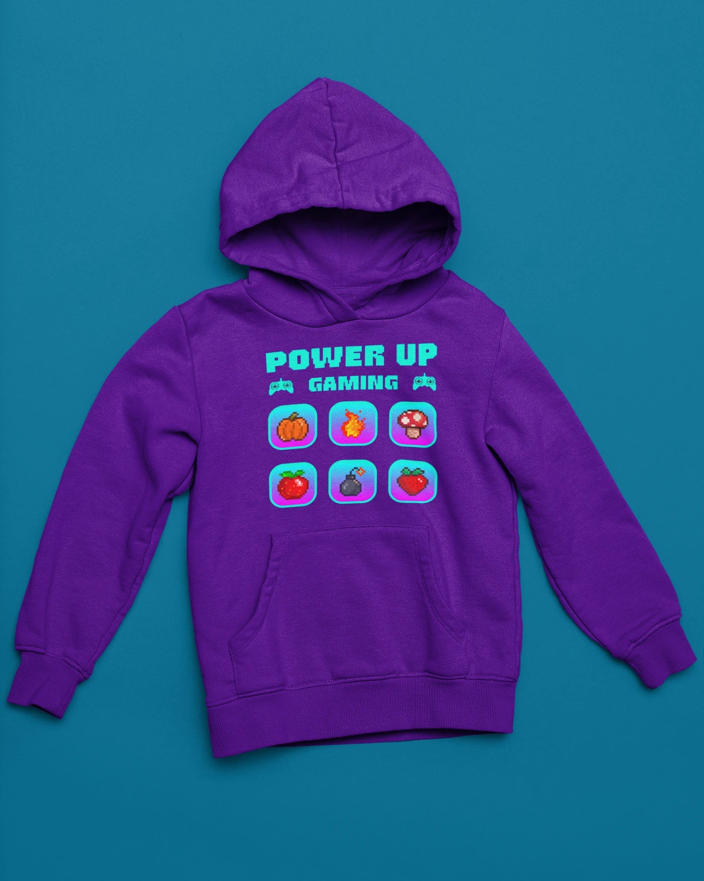 Power Up Gaming Icons | Bunter Retro-Pixel Hoodie – lila Hoodie als flatlay-Mockup, modernes Gaming-Design und hochwertiges Produktfoto.