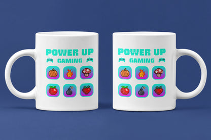 POWER UP GAMING – Keramiktasse (325 ml) – 325 ml Keramiktasse als Doppel-Mockup, hochwertiges Gaming- & Nerd-Design Produktfoto.