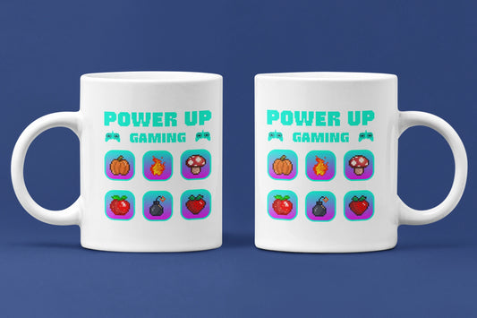 POWER UP GAMING – Keramiktasse (325 ml) – 325 ml Keramiktasse als Doppel-Mockup, hochwertiges Gaming- & Nerd-Design Produktfoto.