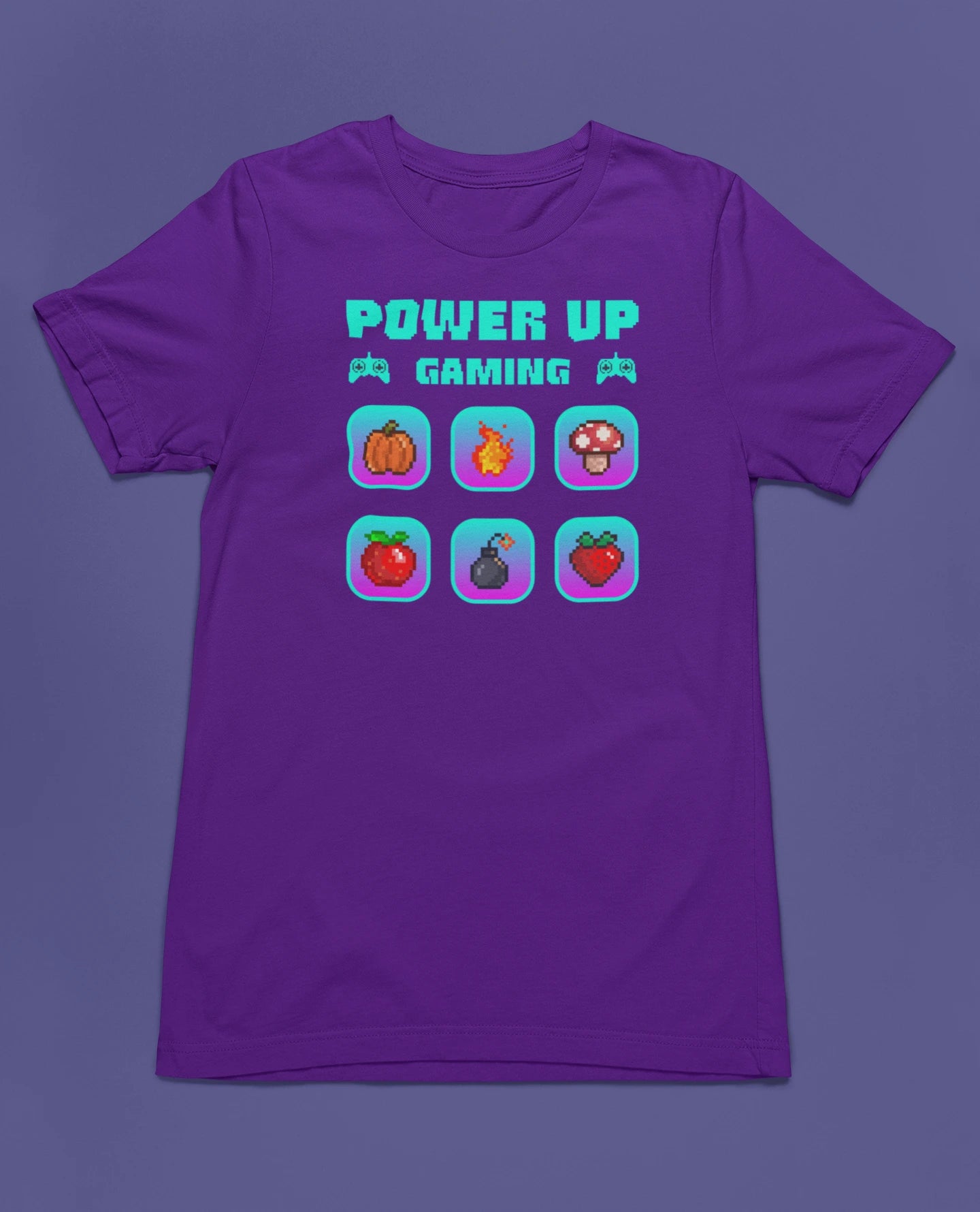 Power Up Gaming – Neon Edition | 8-Bit Pixel Gamer T-Shirt – lila T-Shirt als flatlay-Mockup, modernes Gaming-Design und hochwertiges Produktfoto.