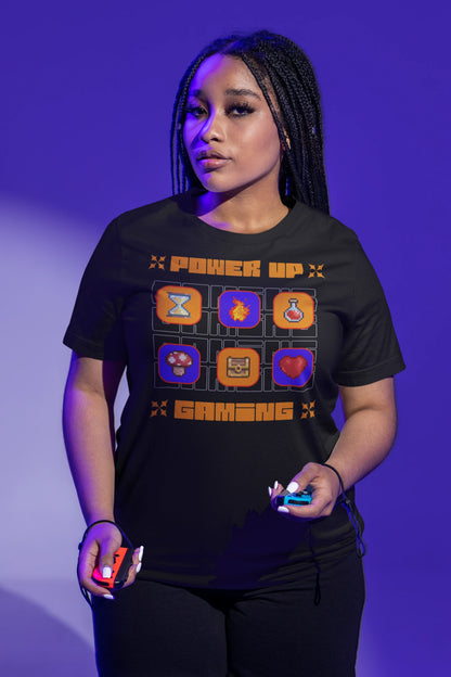 Power Up Gaming | Retro Pixel T-Shirt für Gamer – schwarz T-Shirt als weiblich-Mockup, modernes Gaming-Design und hochwertiges Produktfoto.