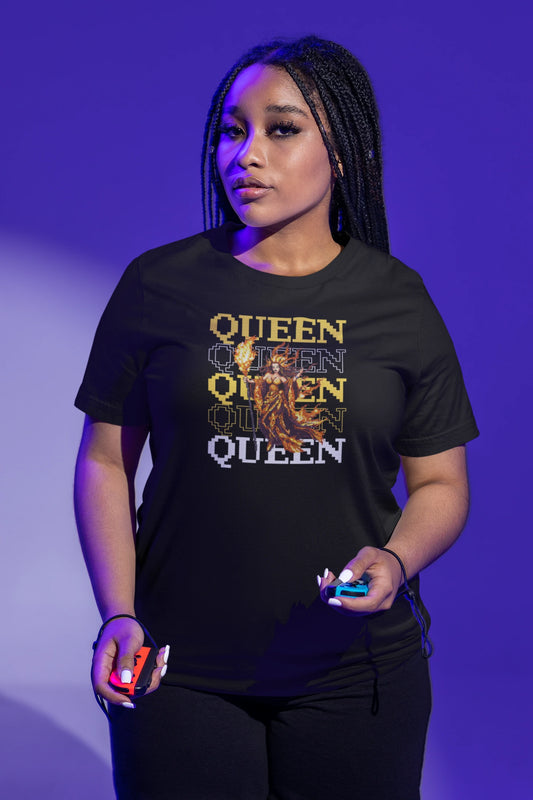 Queen | Pixel Fantasy T-Shirt für starke Frauen – schwarz T-Shirt als weiblich-Mockup, modernes Gaming-Design und hochwertiges Produktfoto.