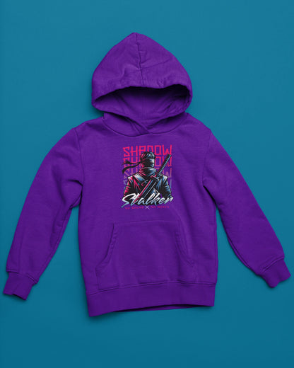Shadow Stalker | Neon Ninja Hoodie im Stealth-Style – lila Hoodie als flatlay-Mockup, modernes Gaming-Design und hochwertiges Produktfoto.