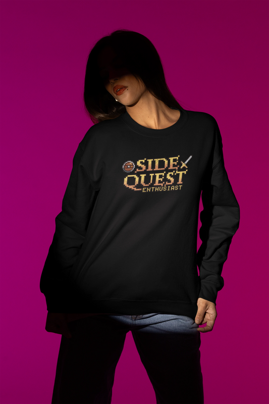 Side Quest Enthusiast – Retro Pixel Gaming Pullover – schwarz Pullover als Weibliches Model-Mockup, hochwertiges Nerd- & Gaming-Design Produktfoto.