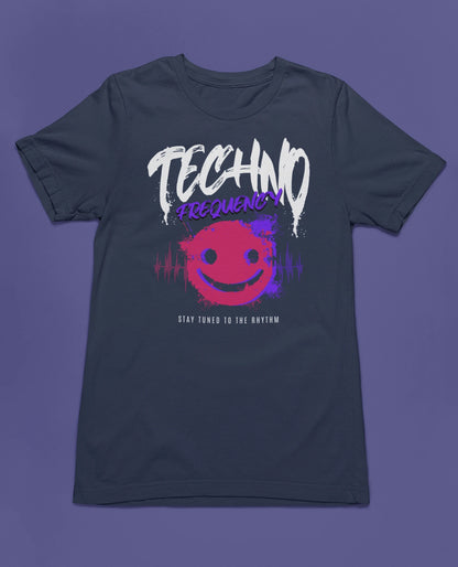 Techno Frequency | Neon Rave & EDM T-Shirt für Festival- und Techno-Fans – marine T-Shirt als flatlay-Mockup, modernes Gaming-Design und hochwertiges Produktfoto.