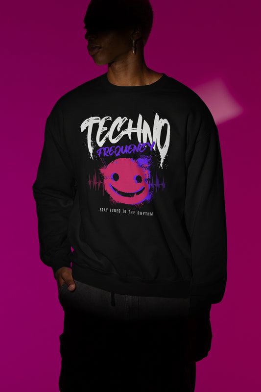 Techno Frequency Pullover – Stay Tuned to the Rhythm – schwarz Pullover als Maennliches Model-Mockup, hochwertiges Nerd- & Gaming-Design Produktfoto.