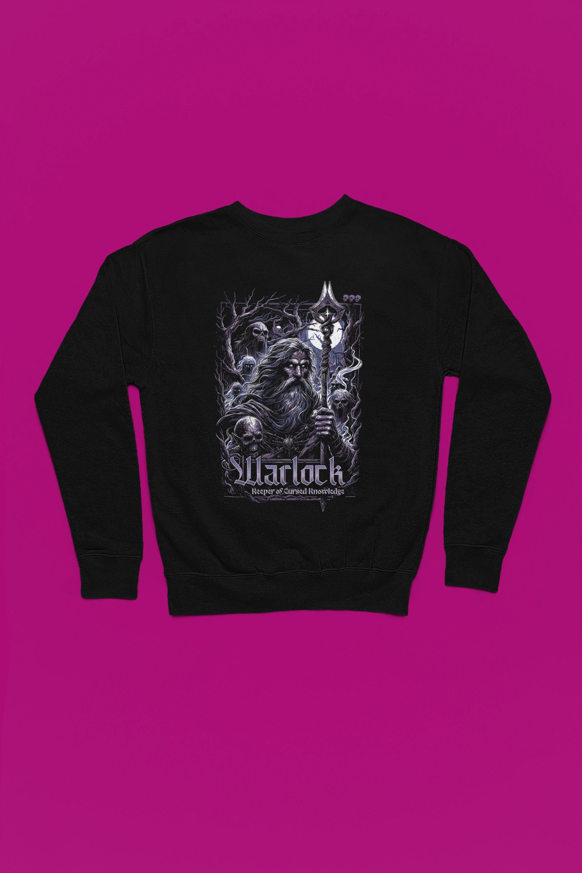Warlock – Keeper of Cursed Knowledge | Dark Fantasy Pullover – schwarz Pullover als Flatlay-Mockup, hochwertiges Nerd- & Gaming-Design Produktfoto.