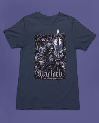 Warlock – Keeper of Cursed Knowledge | Dunkles Fantasy T-Shirt für Magie- & RPG-Fans – marine T-Shirt als flatlay-Mockup, modernes Gaming-Design und hochwertiges Produktfoto.