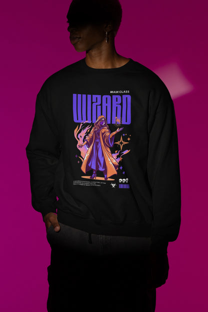 Wizard – Main Class | Arcane Spellcaster Pullover – schwarz Pullover als Maennliches Model-Mockup, hochwertiges Nerd- & Gaming-Design Produktfoto.